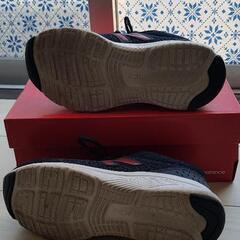 New balance 靴 25.5cmの画像