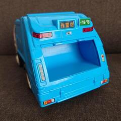トイコー　初代ISUZU GIGA ジュニアダンプ、マルカフリクション 清掃車の画像