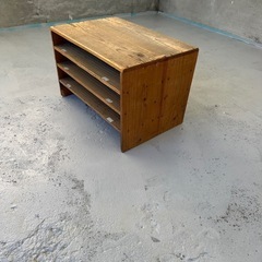 木製棚の画像