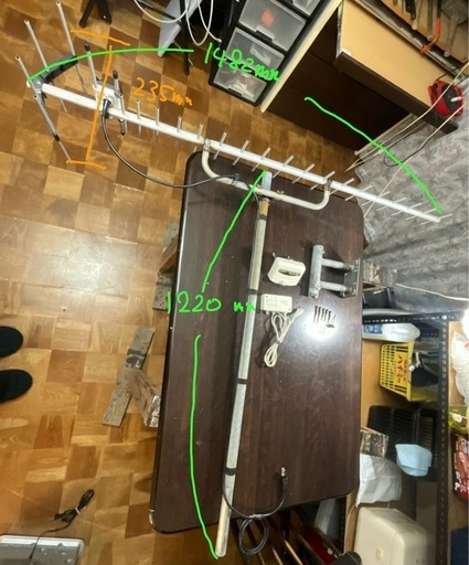 壁付けUHFアンテナとマストとステイとブースター（UB33h）とケーブルのセット