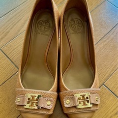 トリーバーチTORYBURCH  本革キャメルウェッジソールパンプス 23.5
の画像