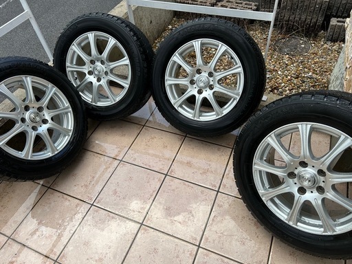 値下げしました！スタッドレス　 セルシオなど、美品　ホイールセット
