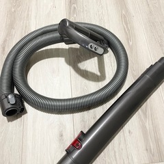 Dyson（ダイソン）掃除機➕コマ付き収納ケースの画像
