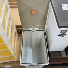 エバンペダルペール30L　No.781　ゴミ箱　30L　ベージュ　アスベル【リサイクルショップどりーむ荒田店】の画像