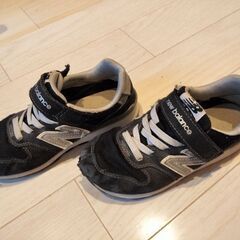 ニューバランス　18㌢の画像