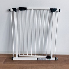 ベビーゲート (70〜81センチ) 拡張フレーム使用時80〜91センチ