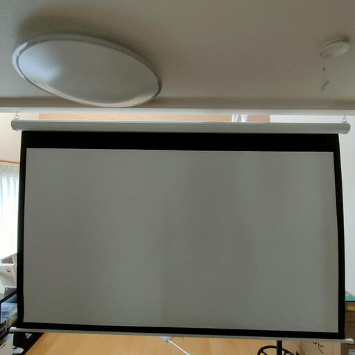 吊り下げ型　プロジェクター用スクリーン　100インチ