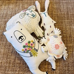 4点セット 刺繍　クッション　
ぬいぐるみ　コットン100％　フ...