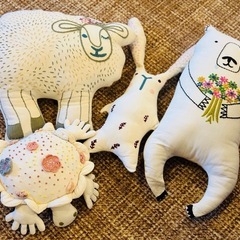 4点セット 刺繍　クッション　
ぬいぐるみ　コットン100％　ファーストトイの画像