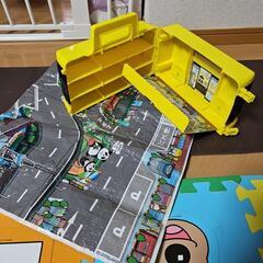 取引中ハトバス　車収納バス　マップシート付き