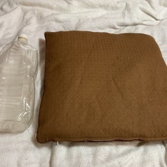 ☺️座布団　40✖️40✖️h3cm  茶色のカバー付の画像