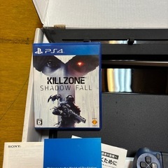 お話し中　PS4 プレーステーション4 本体　コントローラー　ソフト　縦置きスタンドの画像