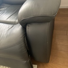 リクライニングソファ　黒　合皮？の画像