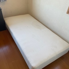 【無料】シングルベッドマットレス　脚付