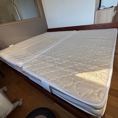 【無料】大型ベッド　ダブル＋シングル連結タイプ