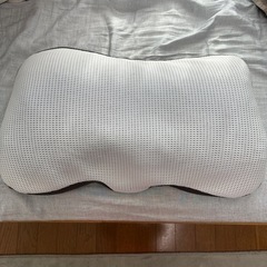 ニトリ 浮かぶように支える　３Ｄ枕