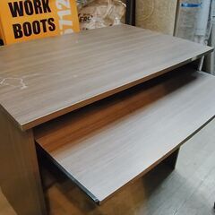 セール中につき、通常特価2,728円より半額の1,364円!　【30】木製　パソコンデスク　デスク　机　PCデスク　パソコン机　平机　学習デスク　キーボードスライダー付きの画像
