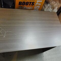 セール中につき、通常特価2,728円より半額の1,364円!　【30】木製　パソコンデスク　デスク　机　PCデスク　パソコン机　平机　学習デスク　キーボードスライダー付きの画像