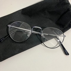 伊達メガネ
