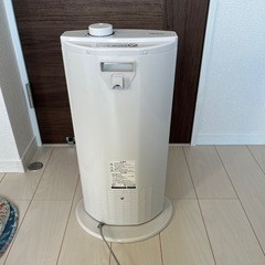 トヨトミ電気ストーブ ホワイトの画像