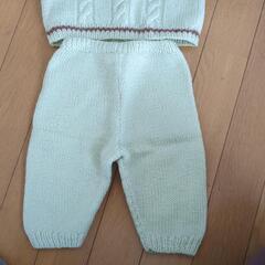 お取引中　手編みのカーディガン＆ズボンの画像