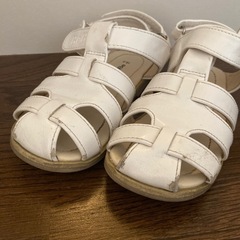 16cm サンダル　白　べべの画像