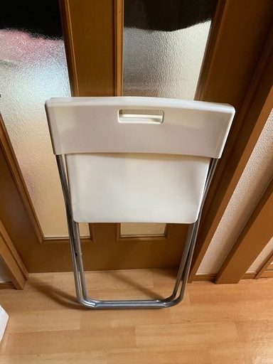 受取者決定　IKEA 折り畳み椅子　2脚