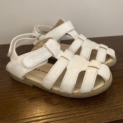 16cm サンダル　白　べべの画像
