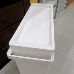 キッチンワゴン すき間収納 キャスター付き プラスチック ホワイト 白 ラック キッチン収納 苫小牧西店の画像