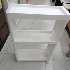 キッチンワゴン すき間収納 キャスター付き プラスチック ホワイト 白 ラック キッチン収納 苫小牧西店の画像