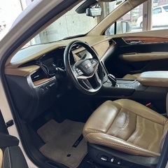 📌自社ローンOK🙆‍♂️キャデラック XT5クロスオーバー❗️プラチナム❗️新品オールシーズンタイヤ交換済み❗️当店レンタカー歴車両❗️整備済み❗️の画像