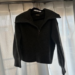 GU ジッパーつきニット　グレー　未使用