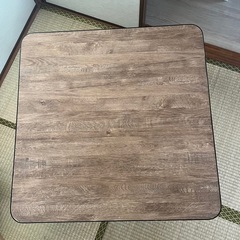 こたつテーブルの画像