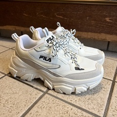 値下げ　FILA フィラ スニーカー メンズ 25.5cm　新モデル