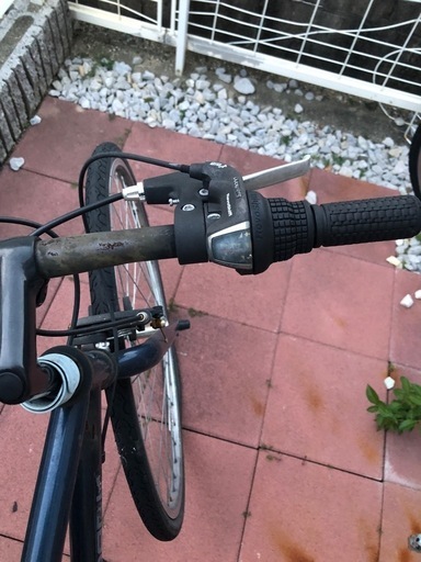 パンクして使えなくなった自転車