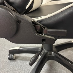 ゲーミングチェアの画像