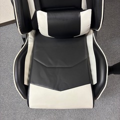 ゲーミングチェアの画像