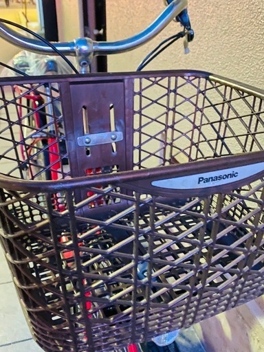 パナソニックの中古電動自転車です！あちこち新品に交換してるので、買って以降、余計にお金がかかる心配はないですよー！防犯登録も込みの料金です！早い者勝ち！