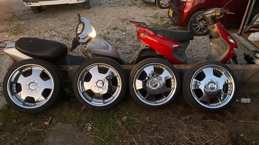 希少‼️ビエナ18インチ9J10Jの4本セット‼️タイヤ付