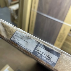 ❐DAIKEN 吊り戸本体のみ ティーブラウン2050×840×30mmの画像