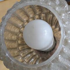 アンティーク　ガラスとウッドのライトの画像