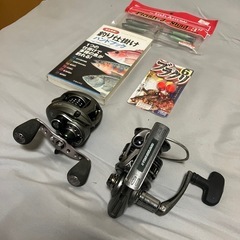 【値下げしました】釣具　リール　釣りの本　ワーム　ブラクリ