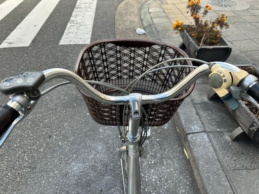『ＳＡＬＥ　３０％』　電動自転車　パナソニック　２６インチ　８．９ＡＨ　バッテリー　充電器　付き　シルバー　配達可能