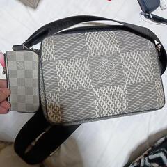 LVの肩がけバックになります。の画像