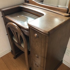 ドレッサー鏡台の画像