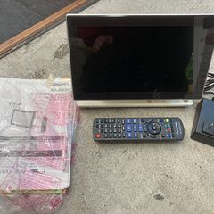 ☆中古￥10,800！Panasonic　ポータブル液晶テレビ　...