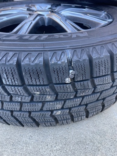 185/65/15 ホイール　AZANE E-10 15×5 1/2Jスタッドレスタイヤ　ホイール付　美品　【値下げ交渉可、早い方お願