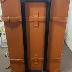 配送無料 オシャレなキャリーバッグ!!の画像
