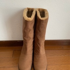 【美品】アカクラAKAKURA防水撥水加工スエード調キャメルボアブーツ24㎝の画像