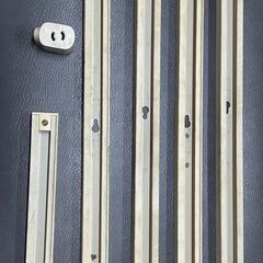 ダクトレール　ライティングレール　レールライト　約210m×4本　約110m×１本　合計5本　コンセント１個　中古品の画像